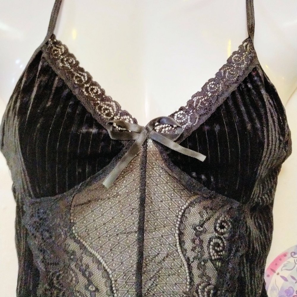 Velvet and Lace (M) Bodysuit - NWOT